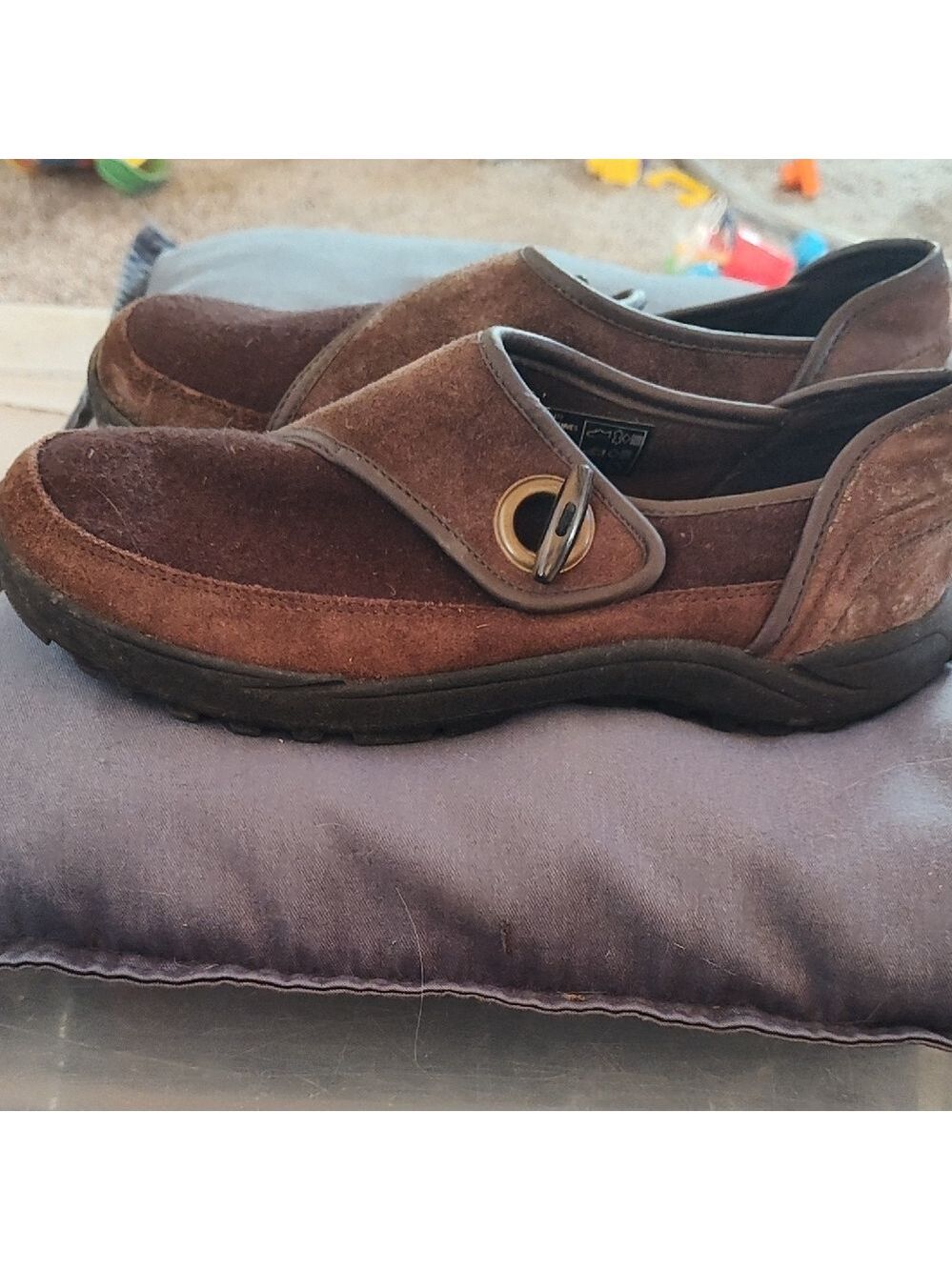 Lands' End Women's Brown Suede Flats - Picture 3 of 8
